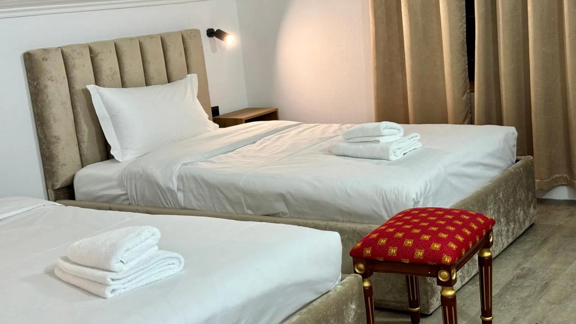 Vila Alizee Hotel تيرانا 3*,  ألبانيا