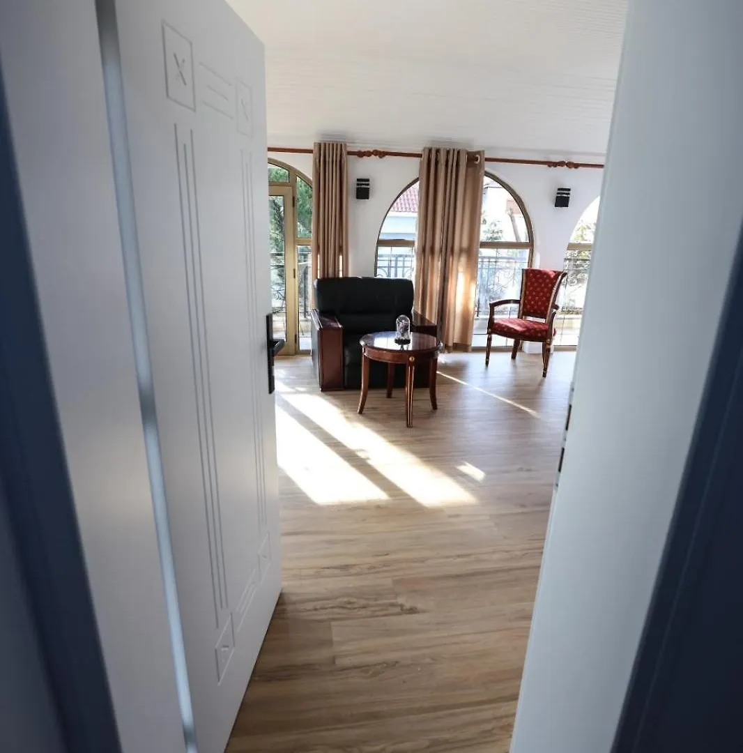 Vila Alizee Hotel Тирана 3*,