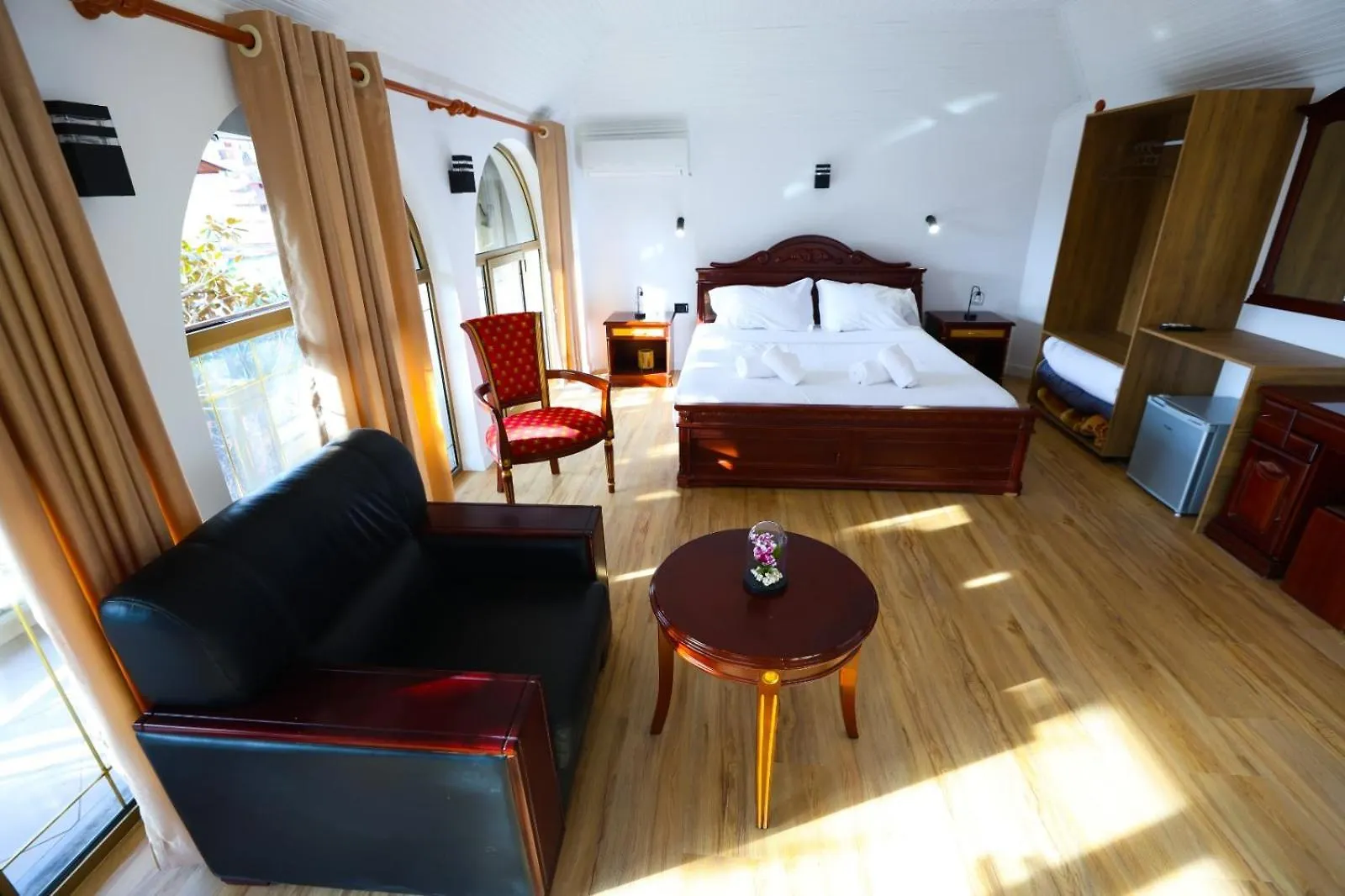 Vila Alizee Hotel Тирана 3*,