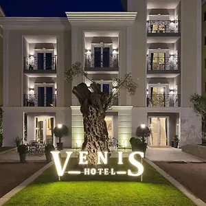 Venis فندق